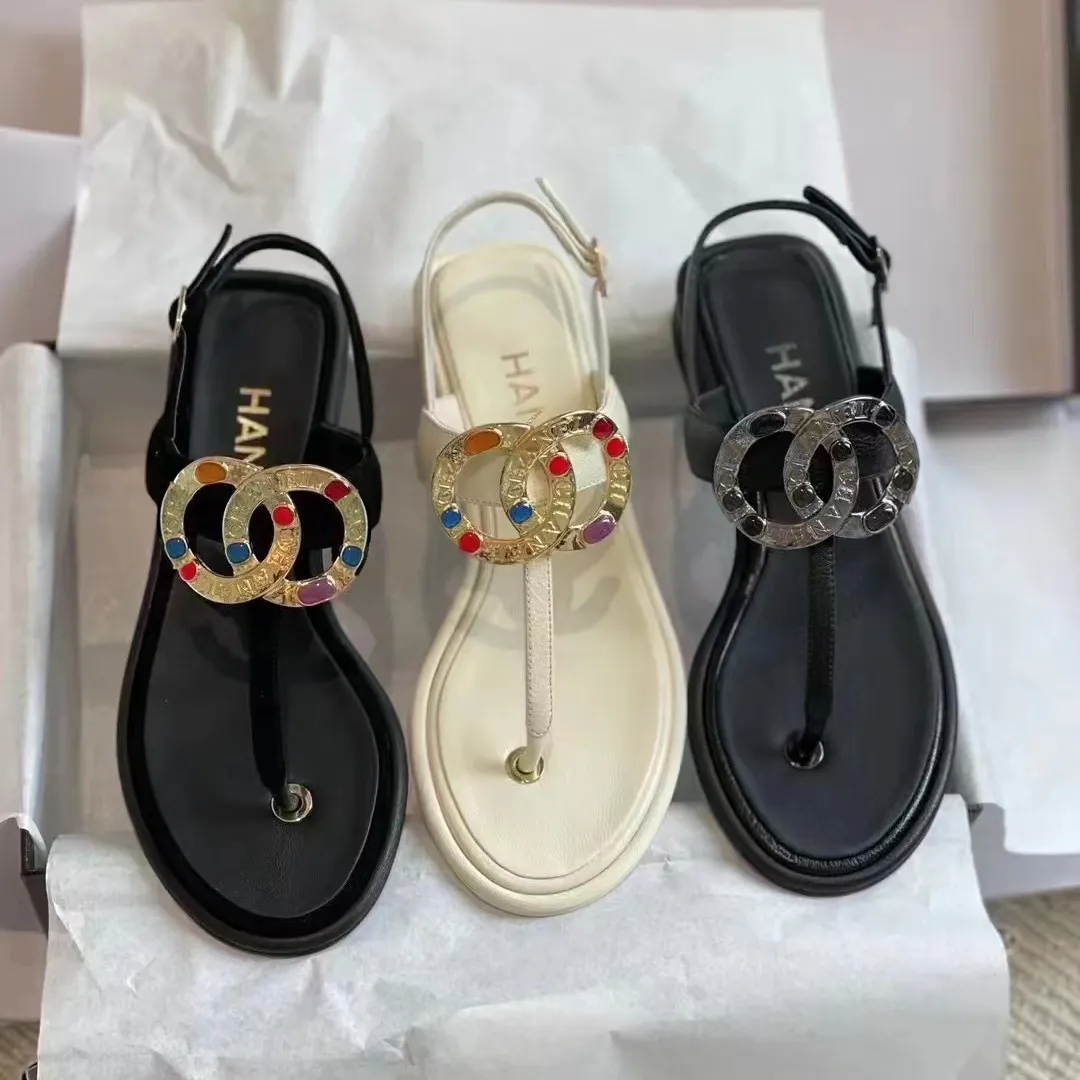 top quality luxury slide designer woman sandal Lambskin thong leather Strass Metal Imitation men shoe Pearls summer slipper lady Low heel thong sandale Fashion