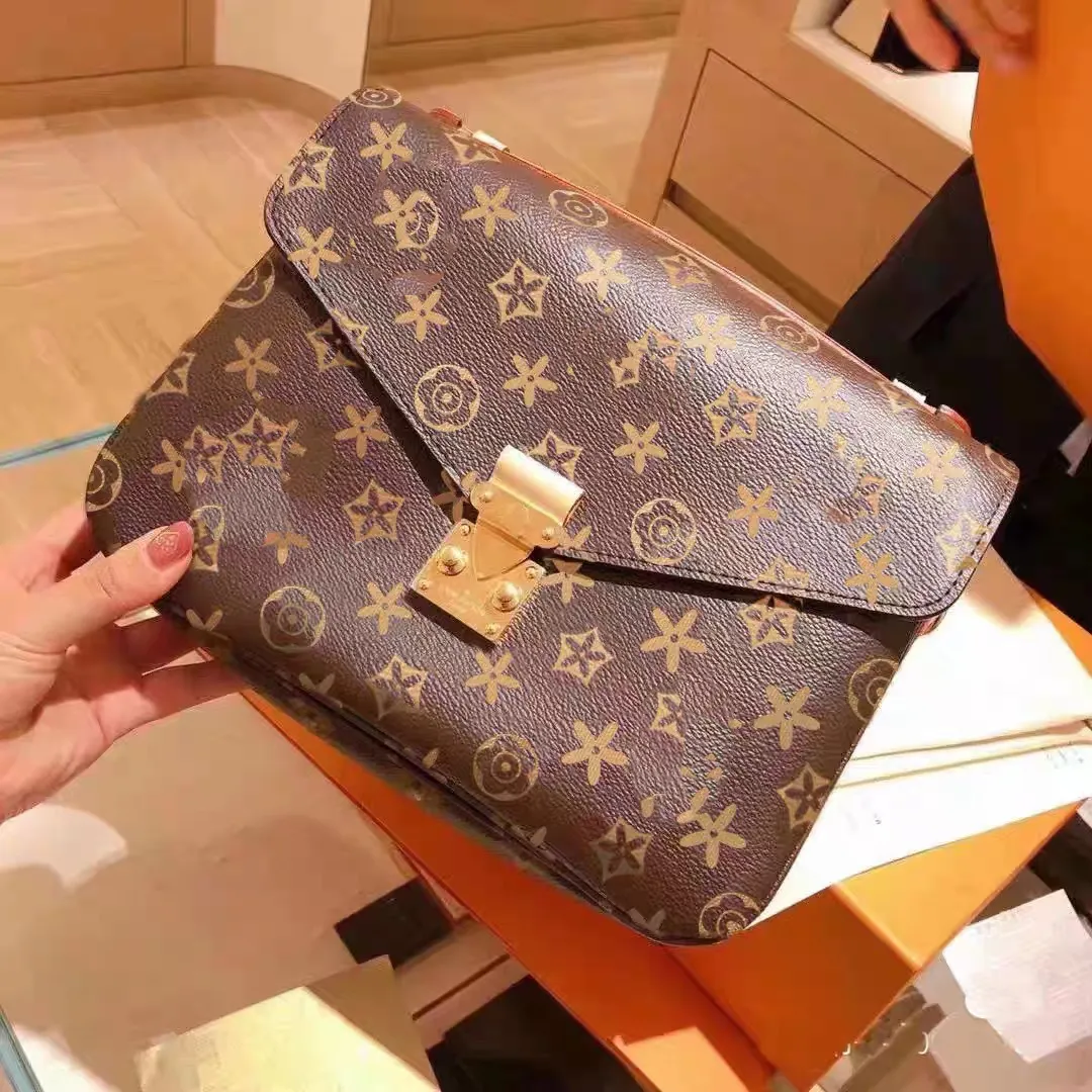 High Quality Genuine Leather Designer Chocolate Brown Crossbody Bag For