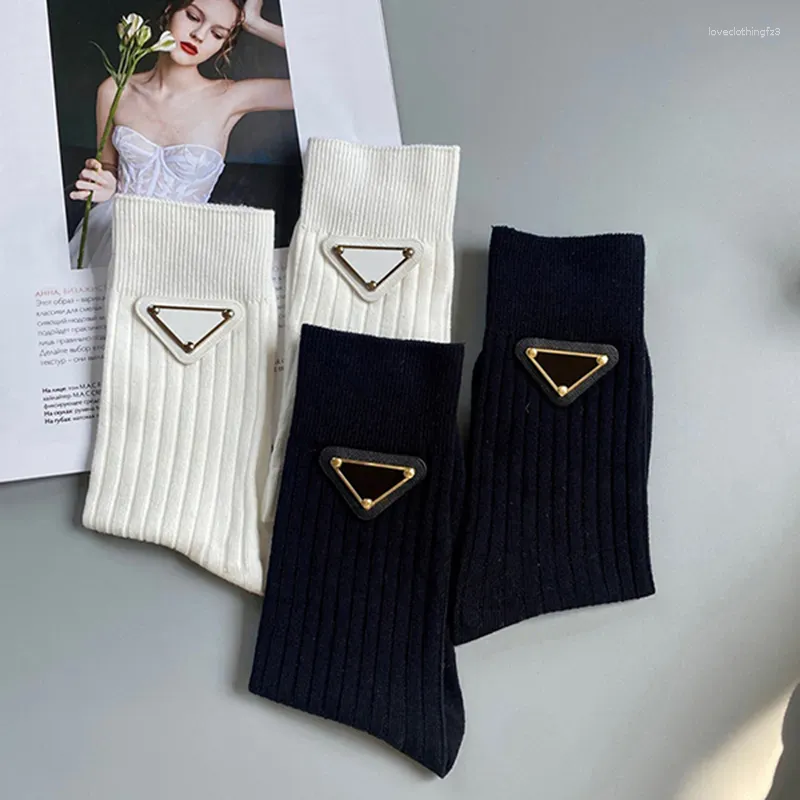 Women Socks Triangle Label diseñador de marca Sock Europe Bordery Bordery Luxury Algodón Sexy Cálida Fashion