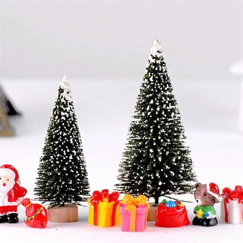 Juldekorationer 1 PC Artificial Christmas Tree Figur Sisal Silk Cedar Pine Tree Mini Miniature Micro Landscape Year Fairy Garden Decor 231023