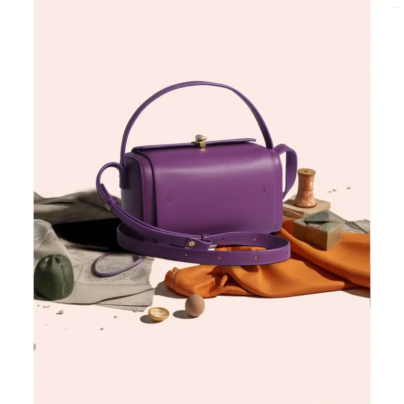 Midjepåsar 2023 Boston Latch Brazilian Berry Purple Handväska pendlare Retro Small Box Women's Subbag One Shoulder Crossbody Bag