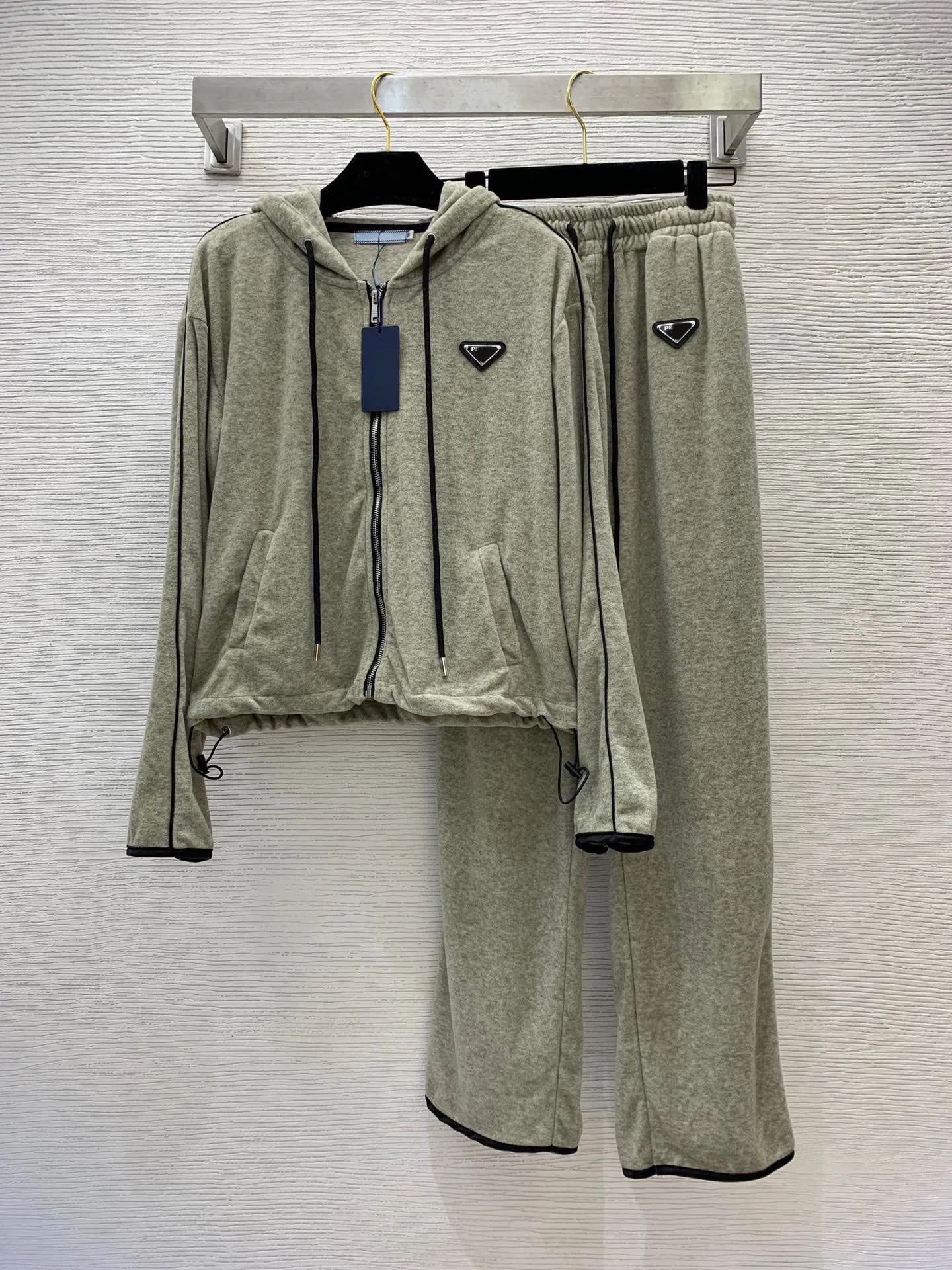 918 2023 Runway Autumn Brand SAme Style Two pieces sets Long Sleeve Long Pants Hooded Black GrayFashion Womens Clothes High Quality Womens NiG23092838