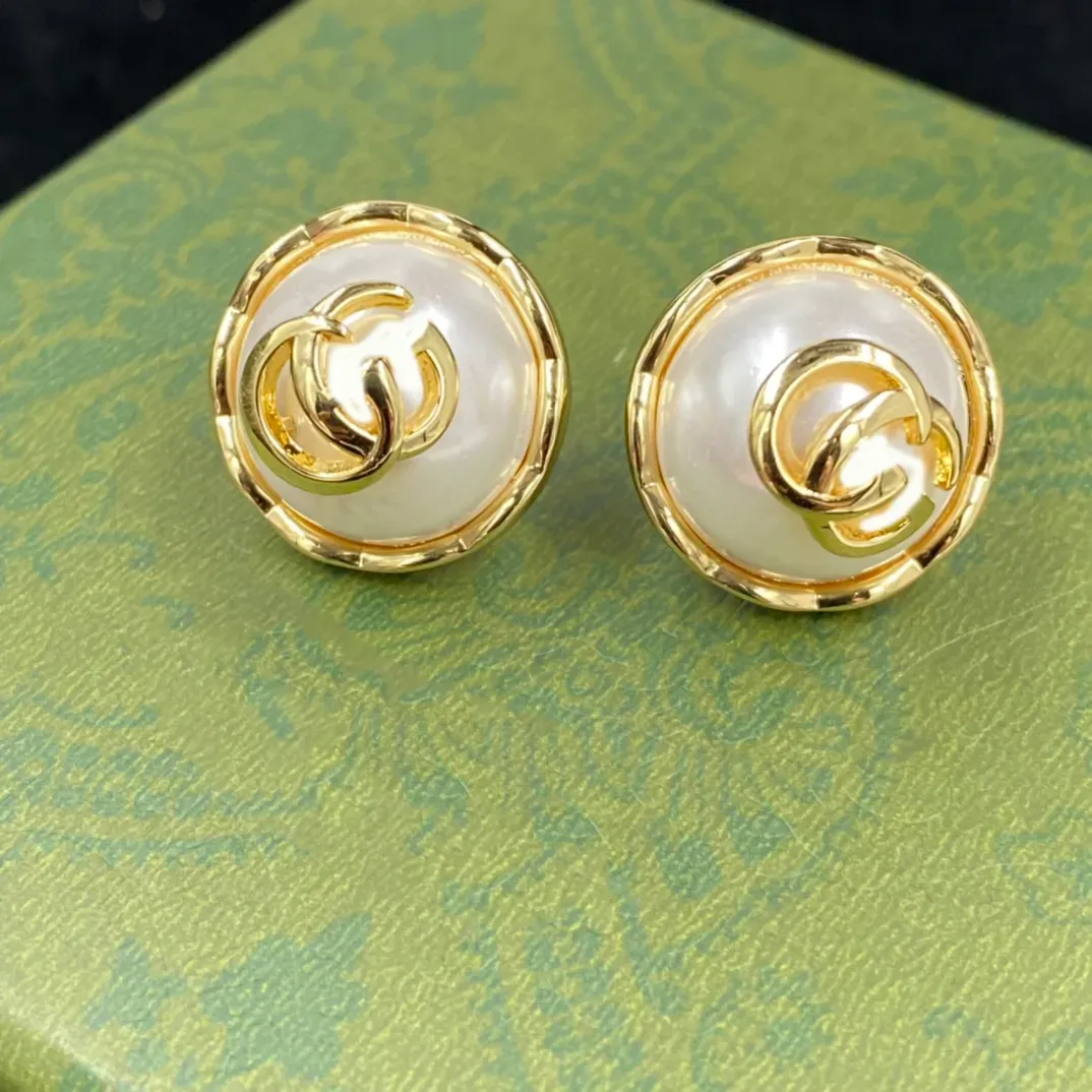 Stud Luxury Designer 18K Gold Letter Pearl -oorbellen dames mode prachtige geschenk sieraden hoge kwaliteit geen doos