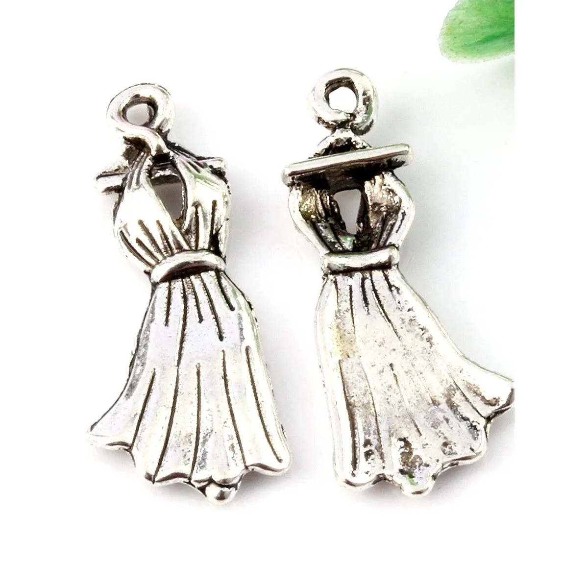 Charms 250Pcs Antique Sier Alloy Dress Charms Pendants For Jewelry Making Findings 10.5X26Mm Jewelry Jewelry Findings Components Dh92R