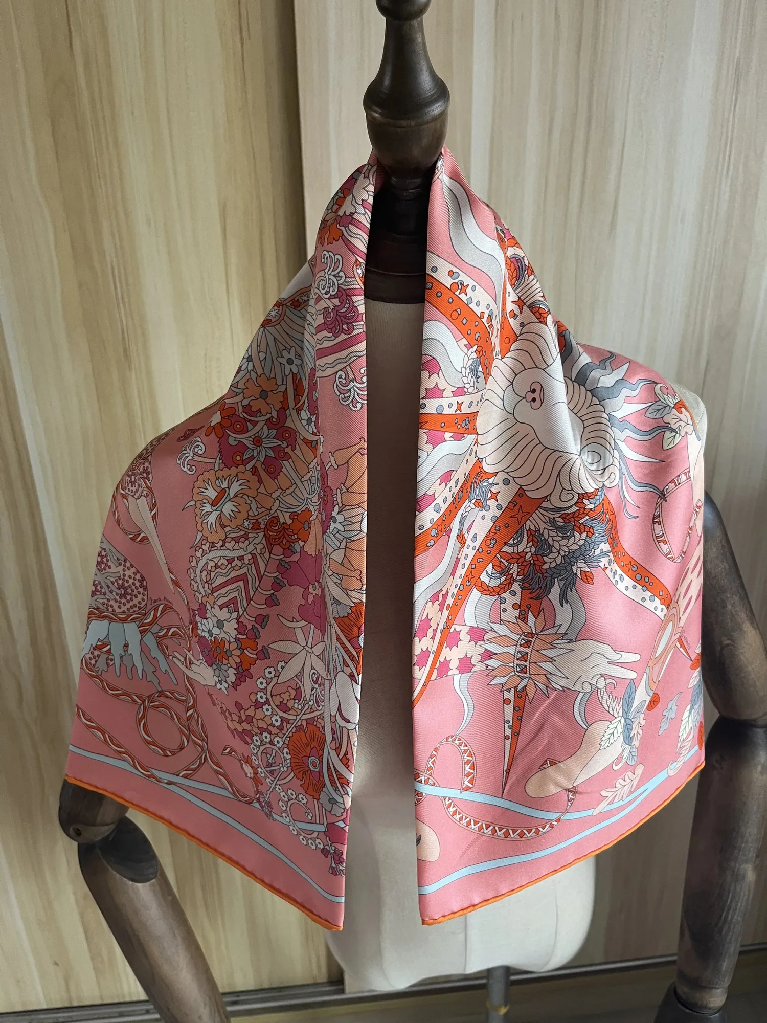 Sarongs Przyjazd moda elegancka różowa 18 mm 100% jedwabny szalik 90*90 cm kwadratowy szalik