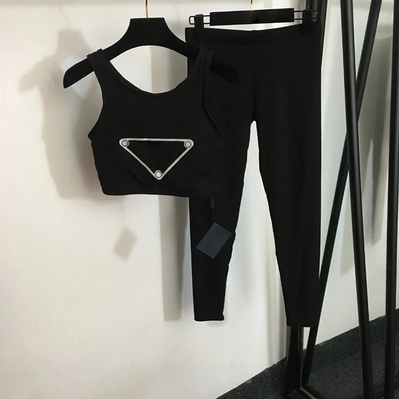 Kadın yoga eşofman moda mektupları baskı tee pantolon klasik kolsuz spor eşofman örgü üstler legging set