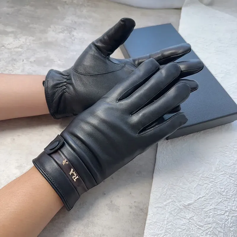 Yeni tasarımcı adam deri eldivenler lüks koyun derisi kaşmir eldivenler moda dokunmatik ekran eldivenleri açık sıcak rüzgar geçirmez eldiven g2310256z-6