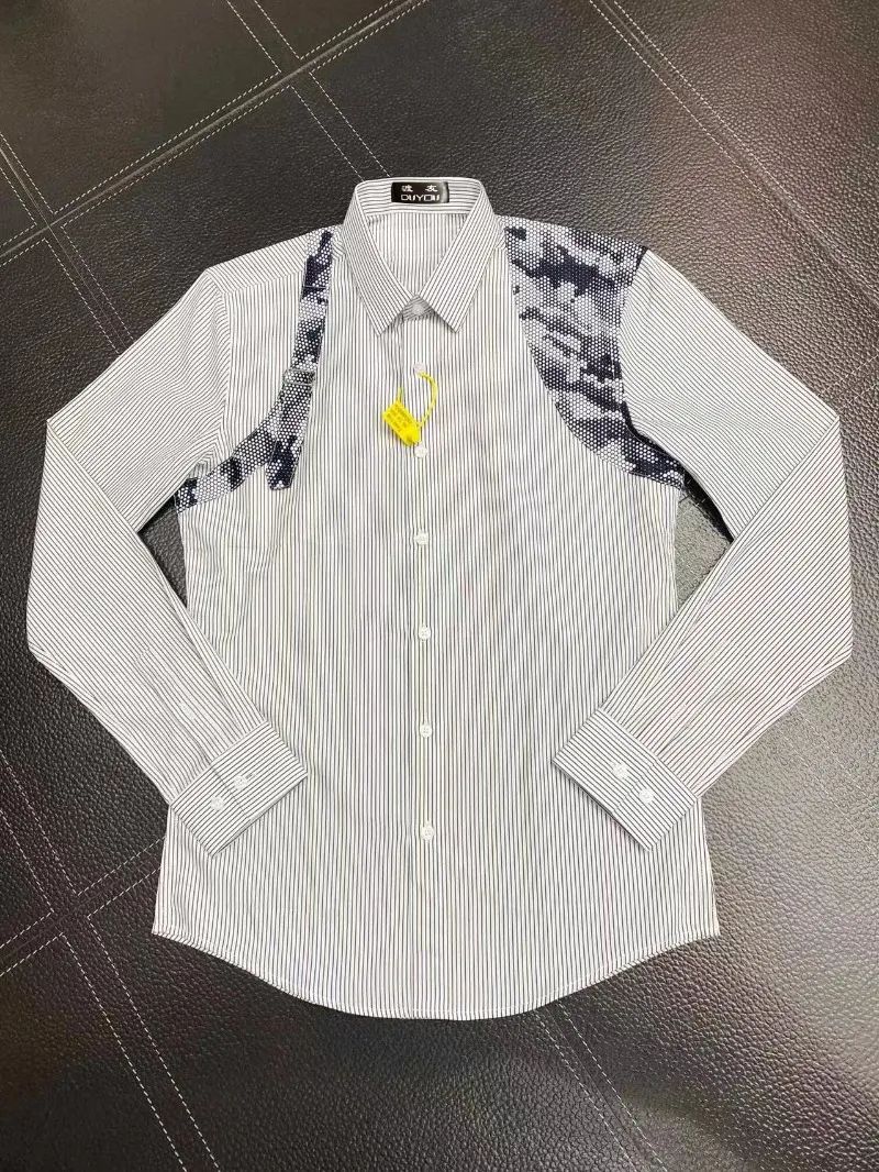 Herrens soliserade blommor i grå randig 100% bomullstryck Camisas Masculina Casual Slim Fit Mens Business Shirt