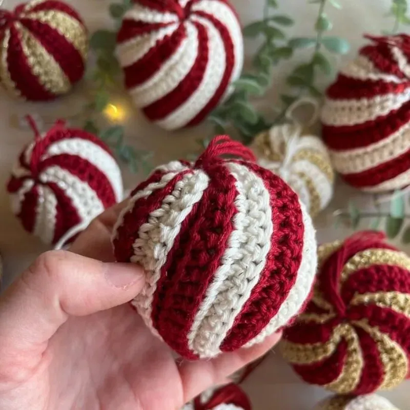 Weihnachtsdekorationen, gestrickte Süßigkeitenkugel, Weihnachtsbaum-Anhänger, Ornament, Weihnachtsdekoration, Familienfeier, Geschenk für das Jahr, Garnknäuel 231024