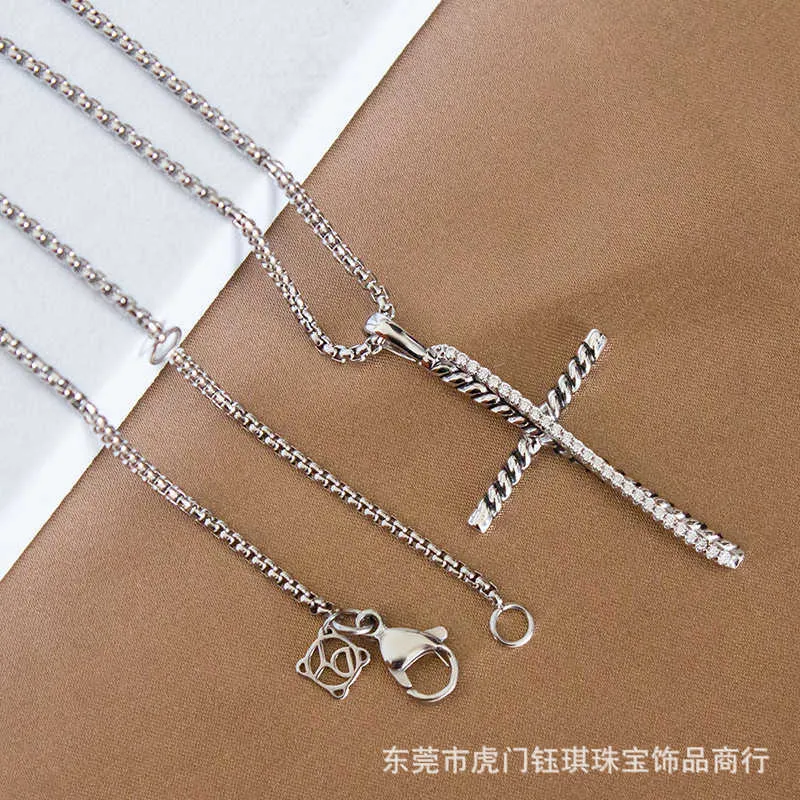 DY NECKLACE DESIGNER Classic Jewelry Fashion Charm smycken Cross Necklace Minimalist med imitation Diamond Pendant Jewelry Christmas Gift Jewelry Accessories