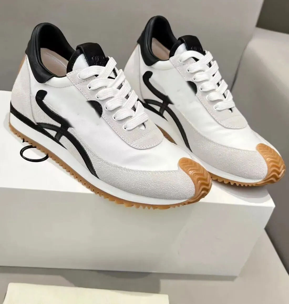 2024Famous Design Hommes Femmes Flow Runner Baskets Chaussures Nylon Daim À Lacets Sneaker Daim Cuir De Veau Élégant Discount Confort Chaussure De Sport