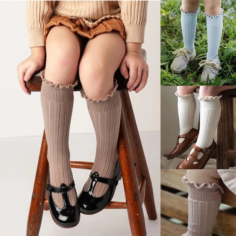 Barnstrumpor rufs Kids Knee High Socks Baby Girls Toddlers Long Soft Cotton Sock Spets Flower Children School Uniform Socks i 0-8 år 231025