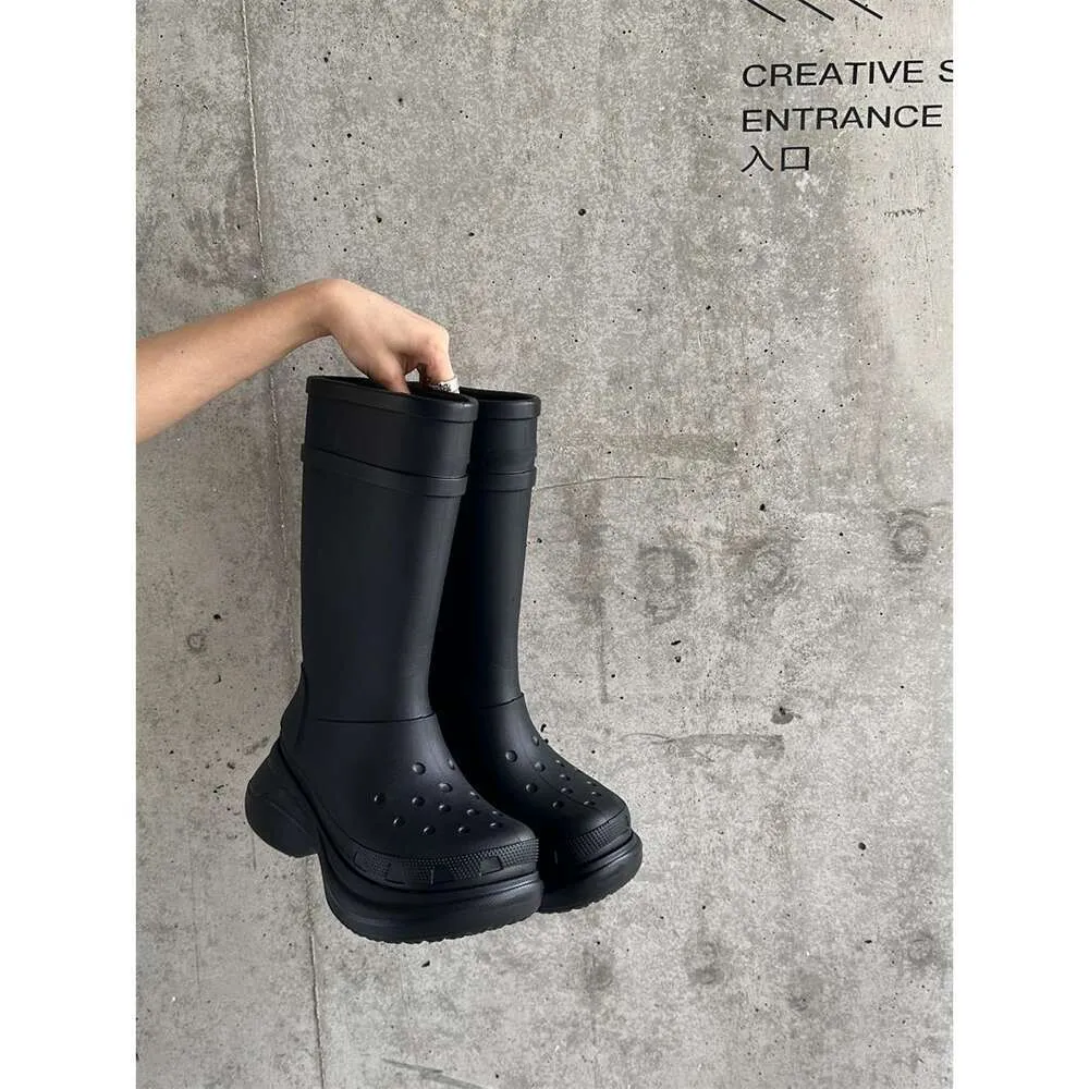 Botas femininas botas longas botas de chuva solas grossas à prova dwaterproof água anti deslizamento sapatos botas de cavaleiro botas de tornozelo balencaga 6t5bl