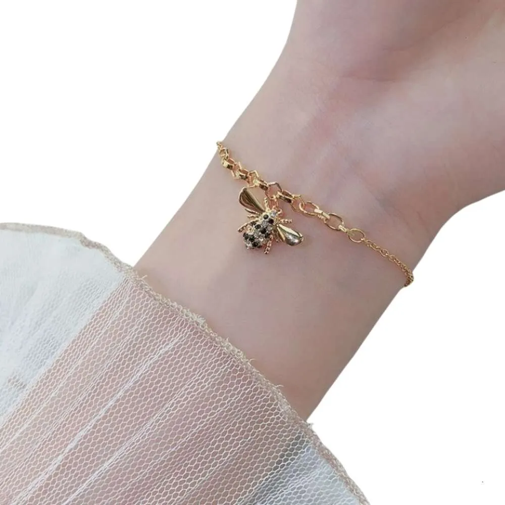 Браслет Swarovski высококачественный женский браслет для женщин для женщин Корейская версия Простая пчела -хрустальное ожерелье