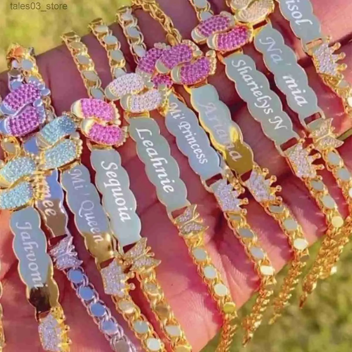 Personalized Crown Breast Cancer Charm Bracelets With Zircon