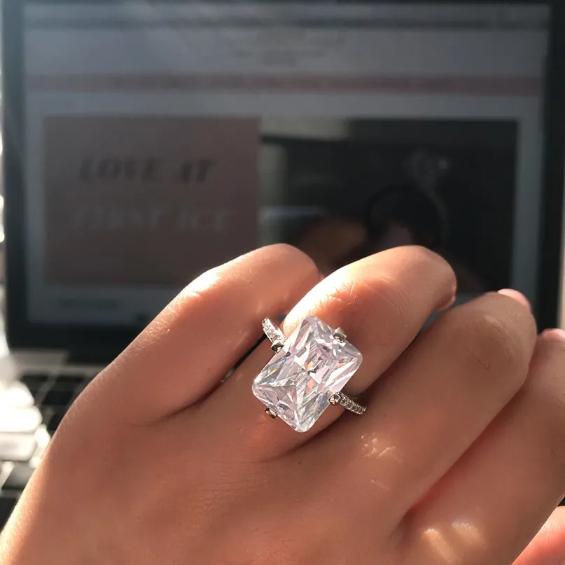 Womens trouwringen mode zilveren edelsteen verlovingsringen voor vrouwen vierkante gesimuleerde diamanten ring sieraden