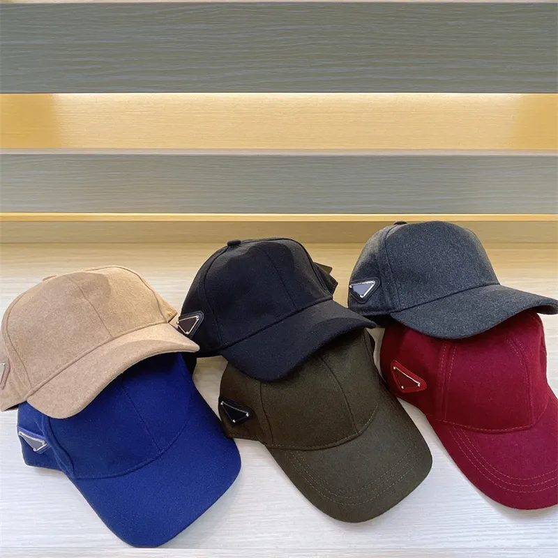 Nuovo berretto di design con lettera cappelli da baseball da donna da uomo multi colori cappello sportivo regolabile moda street ball caps vacanze cappelli da esterno Casquette