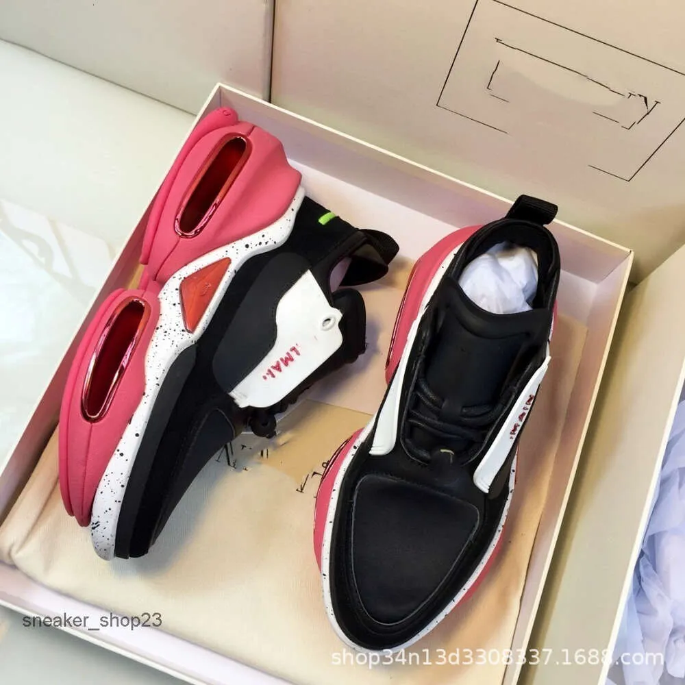 Casual Mens Lace Sneaker 2023 Balman Scarpe rotonde da donna Top Fashion Quality Up Sneakers Toe High Sports Edition Single Family JNYZ
