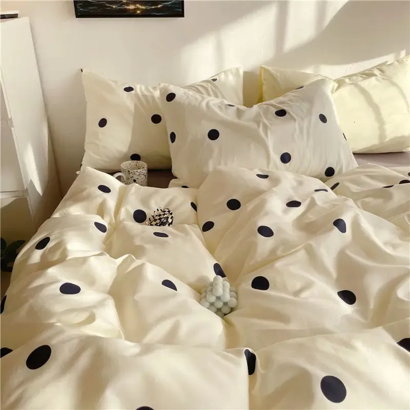 Conjuntos de cama Conjunto de roupa de cama dupla Nordic Cover Queen Size Folhas de cama Folha Consolador Conjuntos Duvet 231025
