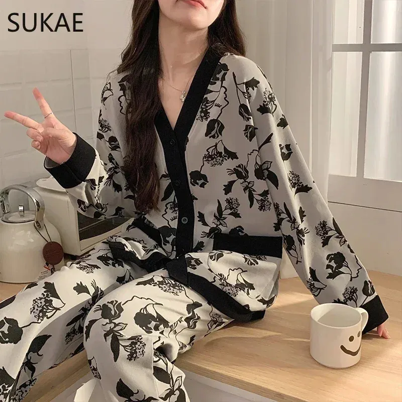 Womens Sleepwear Sukae Black Roses Autumn Winter Kimono Casual Vneck Lapel Pajamas مجموعات PJS Cotton Long Sleeves Homesuits 231025