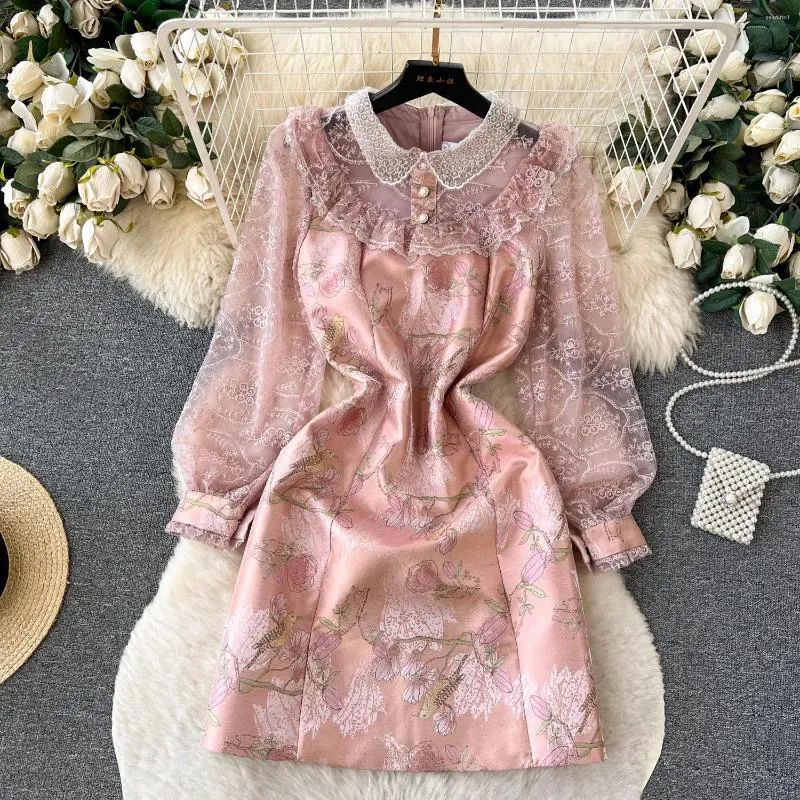 Casual Dresses Sweet Autumn Pink Beading Doll Collar Dress Högkvalitet Kvinnor Broderi Mesh Ruffles Patchwork Flower Print Ladies Party