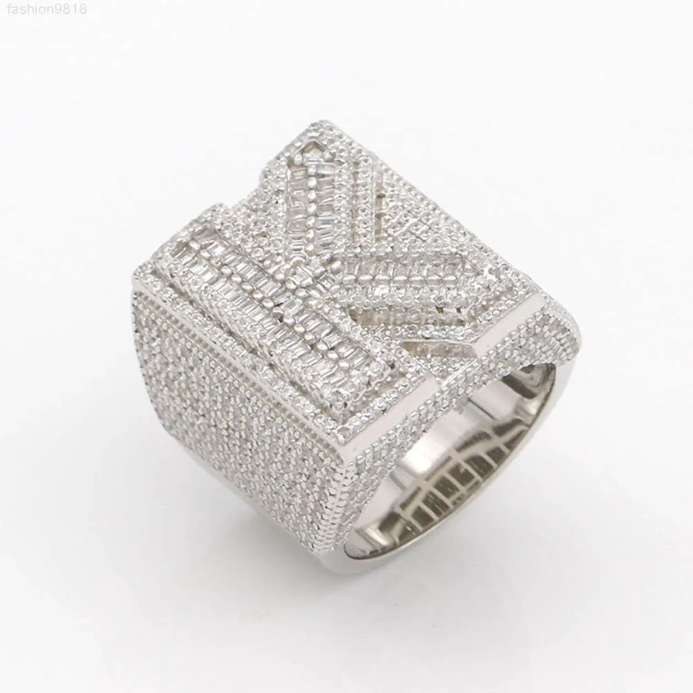 Takı Toplu Toptan Özel 925 STERLING Gümüş VVS Baguette Moissanite Elmas Buzlu 26 Harf Hip Hop Band Ring Erkekler