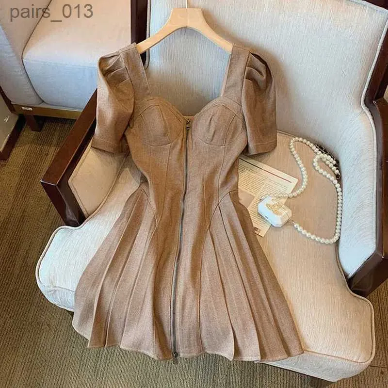 Grundläggande avslappnade klänningar Brown Vintage Dress Zipper Summer 2023 Chocolate Camisole Sexig Skinny Elegant Chic Female A-Line Lady YQ231025