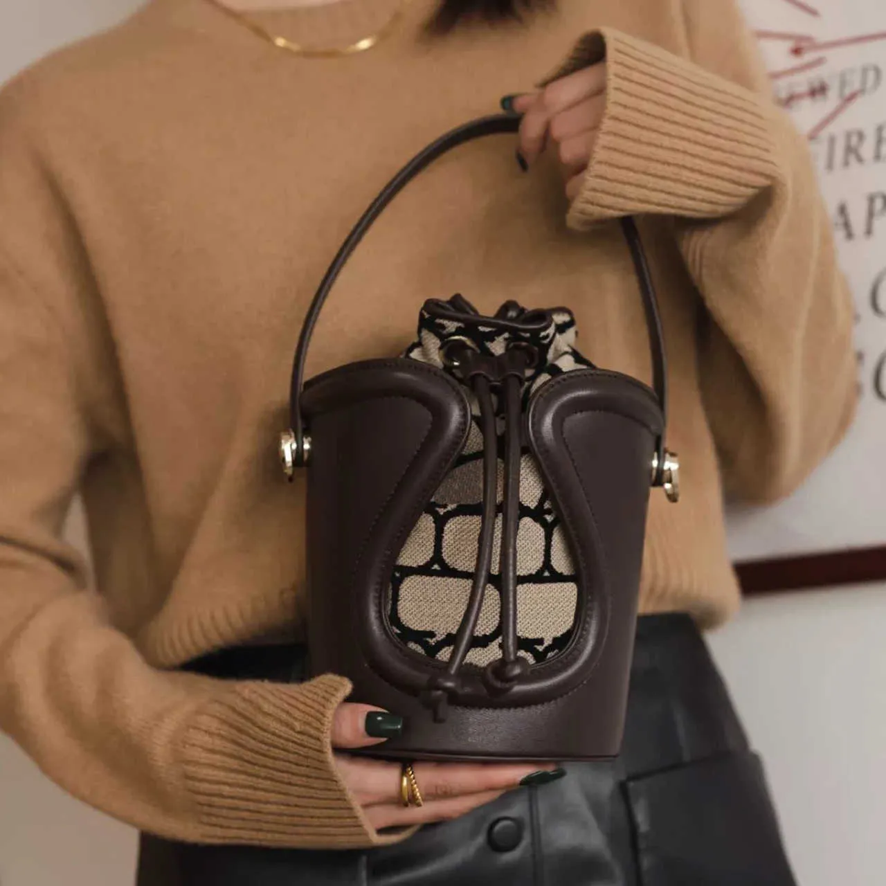 Mektup Drawstring Tasarımcı Çanta Kadınlar Mektup Baskı Omuz Kova Çantaları Klasik Luxurys Tote Çanta Vintage Crossbody Çanta Çantası 231015