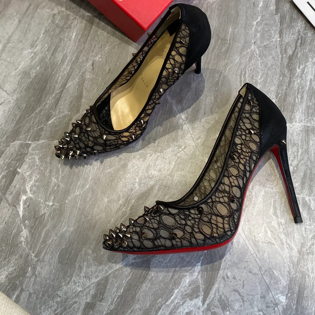 Créateur de mode Talon rouge de haute qualité pour femmes Talons hauts Sandales à semelles en cuir de luxe Talons fins incrustés de strass AAA Pantoufles 1-12cm Chaussures de dîner H1491