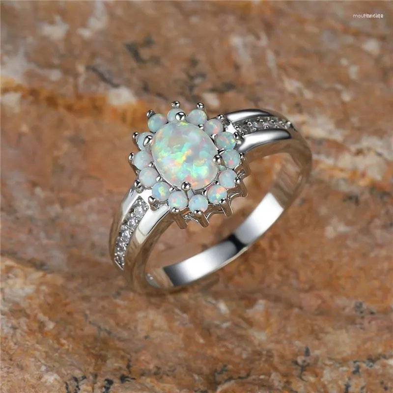 Fedi nuziali di lusso femminile bianco opale di fuoco anello di pietra Boho grande ovale color argento gioielli di fidanzamento vintage per le donne