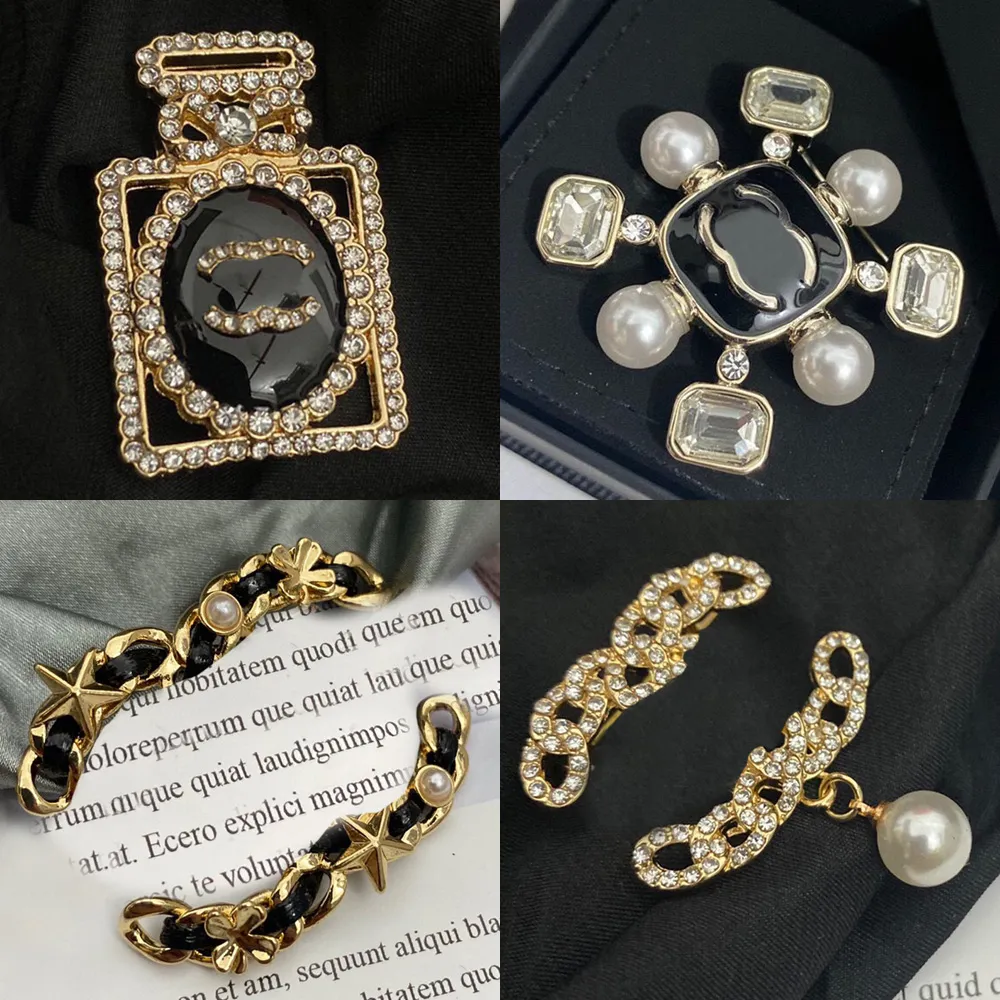 Spilla di design Spilla Spille Spille Lettera di marca Donna Placcato oro Sier Fascino Spille per abiti Sposarsi Accessori per regali per feste di nozze