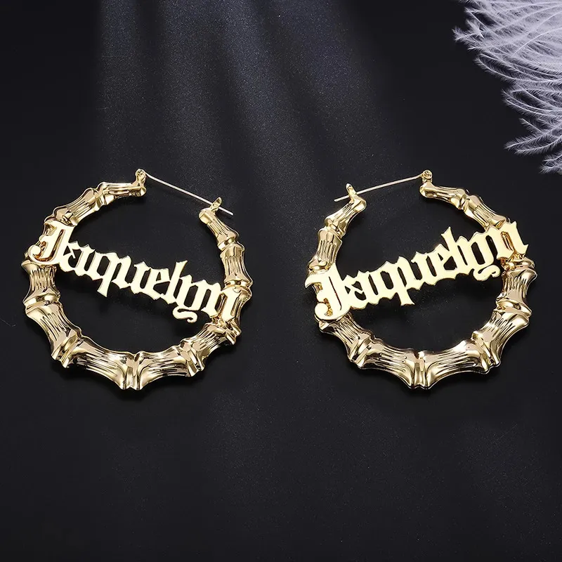 Hoop Huggie 45mm-90mm Orecchini a cerchio di bambù personalizzati Personalizza Orecchini con nome Orecchini di personalità in stile bambù con parole di dichiarazione Hiphop Sexy 231024