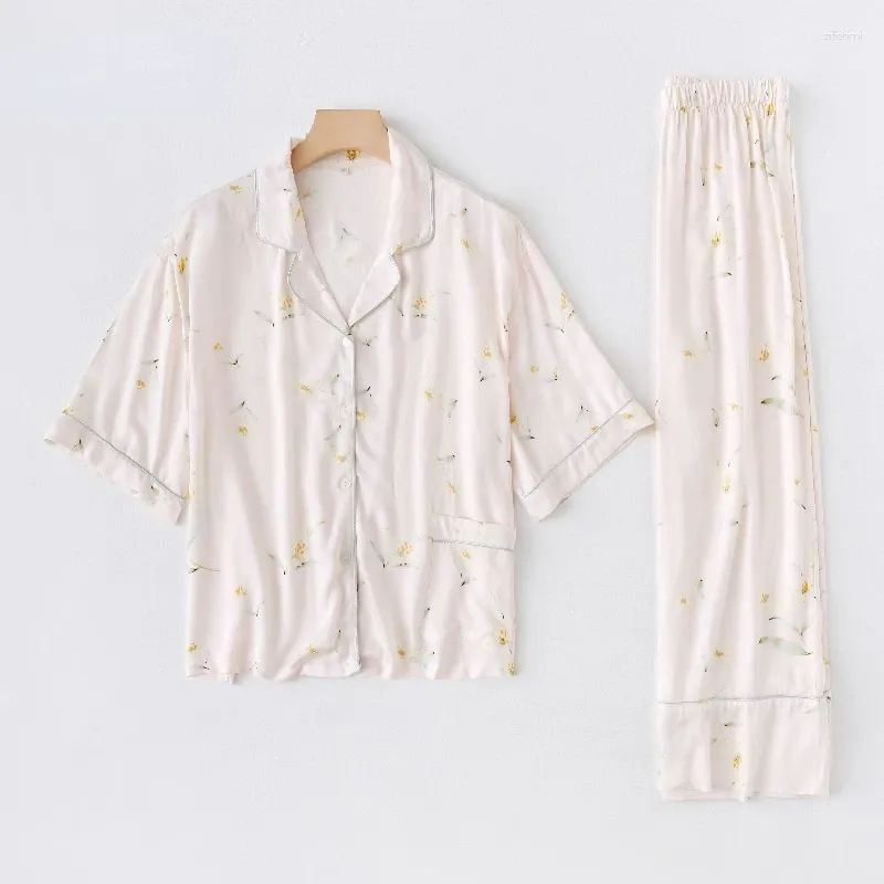 Pijamas femininos 2023 amarelo doce cetim impressão pijama para mulheres manga curta calças ternos viscose conjunto de duas peças outono