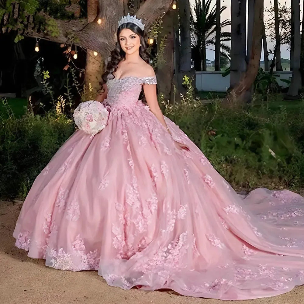 Abiti da ballo in pizzo con applicazioni rosa Abiti Quinceanera in cristallo con spalle scoperte Corsetto con perline Abiti da 15 anos 322