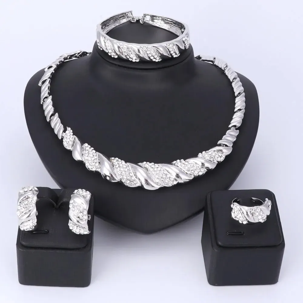 Nouveaux ensembles de bijoux en cristal africain couleur or collier à la mode boucles d'oreilles Bracelet ensemble de bijoux accessoires de mariage