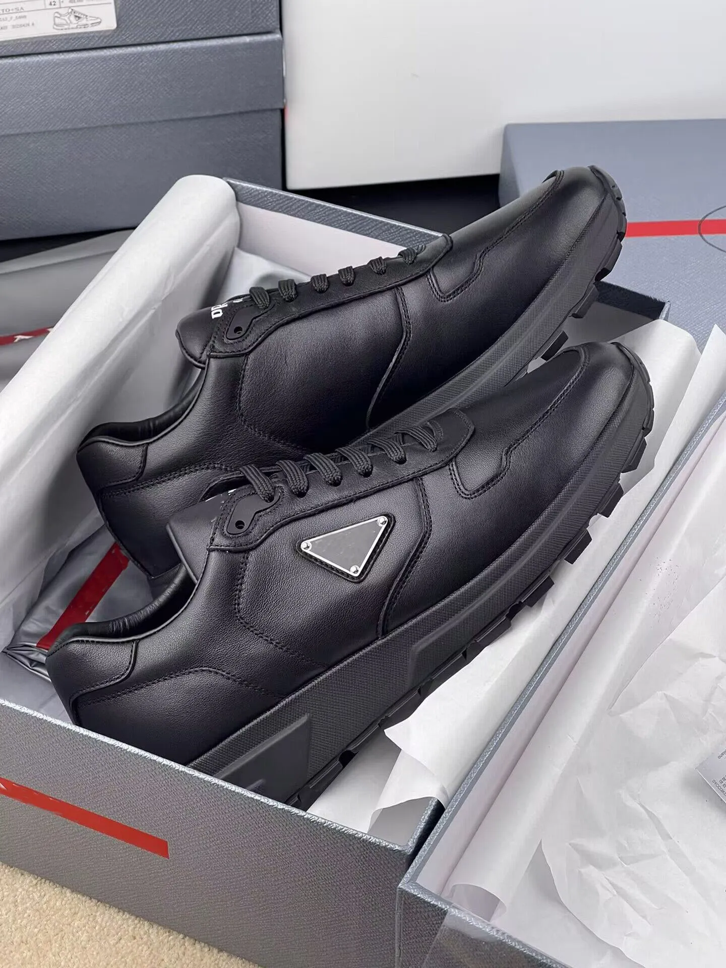 2024 Męskie buty Top Design Prax 01 Sneakers Luksusowy ponowne szczotkowane skórzane nylonowe siatki Męs