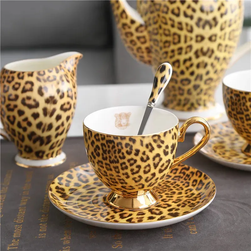 Tazze Bone China Tazza britannica Tazza da tè Tazza da tè in porcellana con stampa leopardata Caffè in ceramica Stoviglie 231026