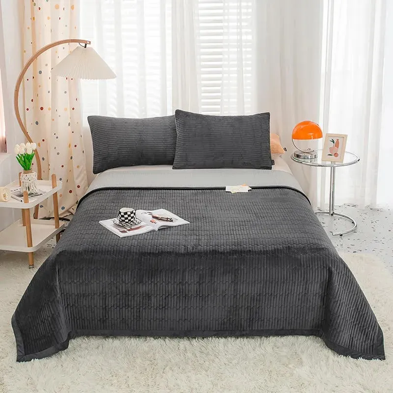 Reversible Deep Gray Velvet Flannel Gray Comforter Set For Single Double Beds Includes Quilt Bedspread Pillow Shams Coverlet And Pillowscases 231026 From Sellerstore10 17.12 DHgate.Com