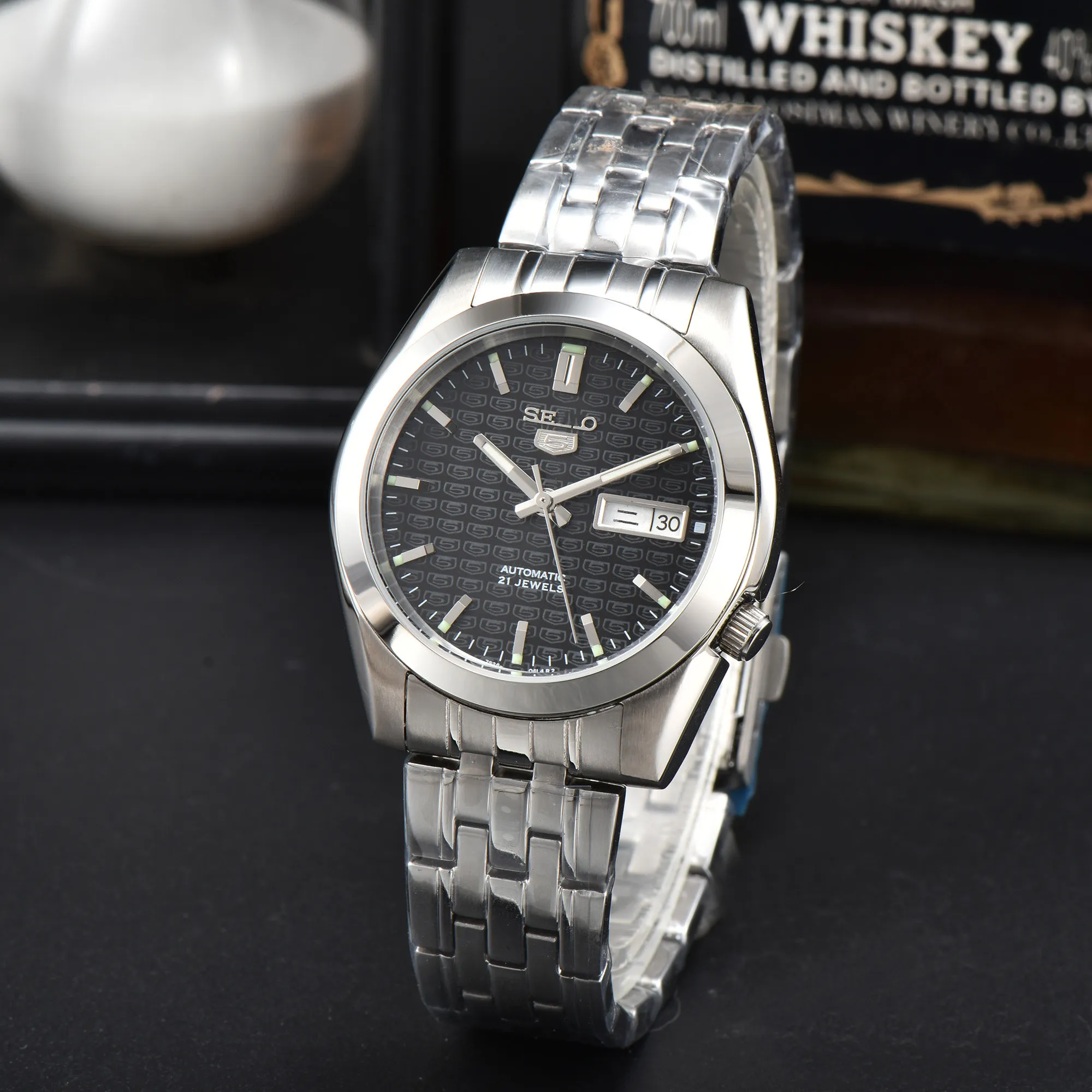 Seikx No. 5 Shield Mens Watch High Quality Business Casual