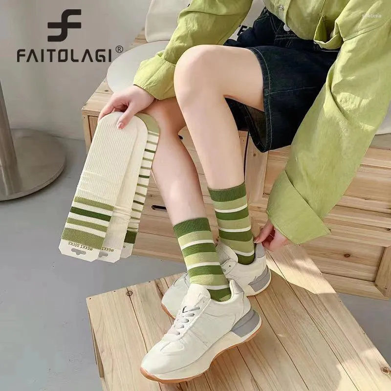 Calcetines de Mujer serie verde moda rayas largo suave algodón transpirable medio tubo calcetín Harajuku Sokken Sox Calcetines Mujer