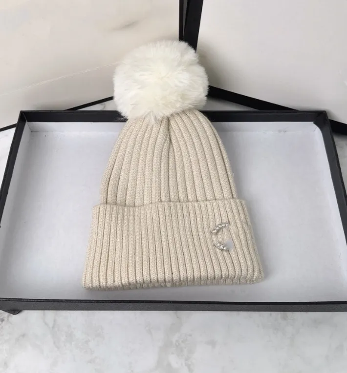 Woolen Cap Autumn and Winter American Fashion Knitted Hat Outdoor Leisure Cow Hat Big Brand Warm Beanie Hats