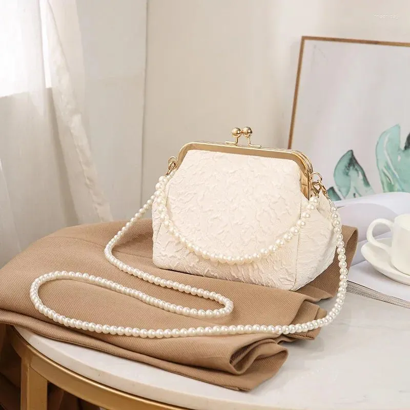 Evening Bags Pearl Chain Shoulder Bag Portable Shell Clutch Mini 2023 Beaded Fashion Crossbody For Women Handbags Purse