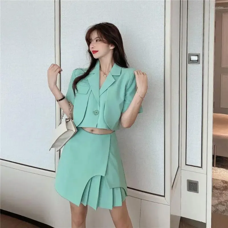 Dwuczęściowa sukienka Seksowne kobiety z krótkim rękawem SEXT Damens Setfit 2023 Suit z spódnicą i Blazer Summer Luxery Set dla kobiet elegancki koreański styl
