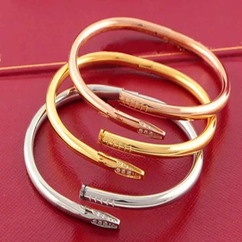 Gold Diamond Armband Nail Jewlery Designer för kvinnor Män Guld Bangle alla diamanter Rostfritt stål smycken inte allergisk snabbfärg naglar designer armband