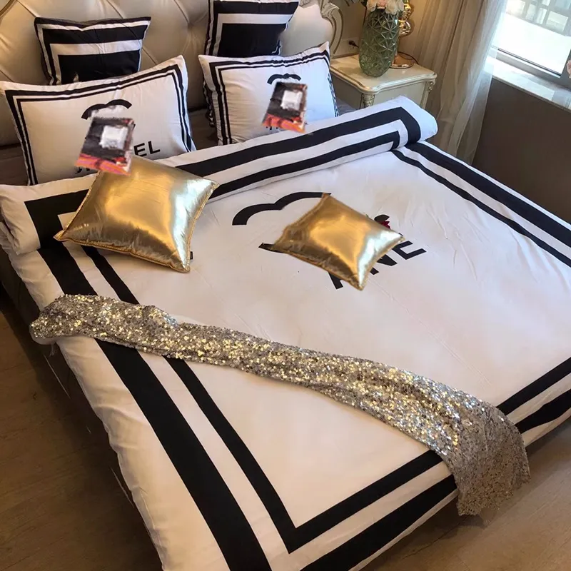 bedding Bedding Besigner sets High sense light luxury Bed sheets fashion brand cotton brushed Contact us to view the original image