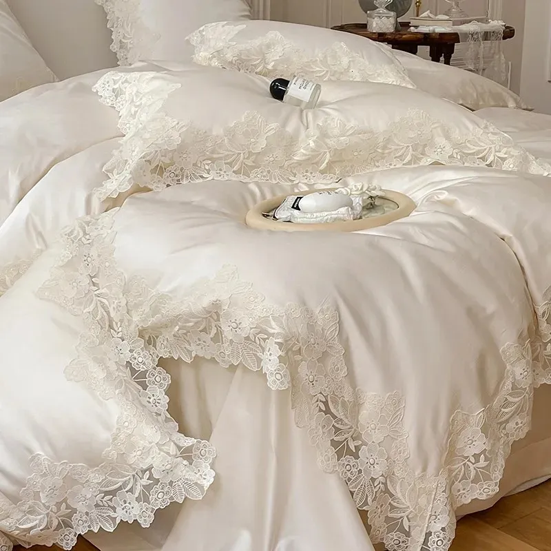 Ensembles de literie 47 pièces mariage romantique français Chic ensemble de dentelle blanche 1000TC coton égyptien Ultra doux housse de couette drap de lit taies d'oreiller 231026