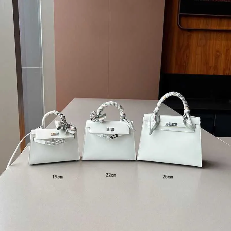 Luxury Women Bag White 7A Box Leather Smooth Cowskin Famous Brand Bag Top Layer Tote Bag Cross Body Lite Bag For Women Axel väska Silver Hårdvara YF641