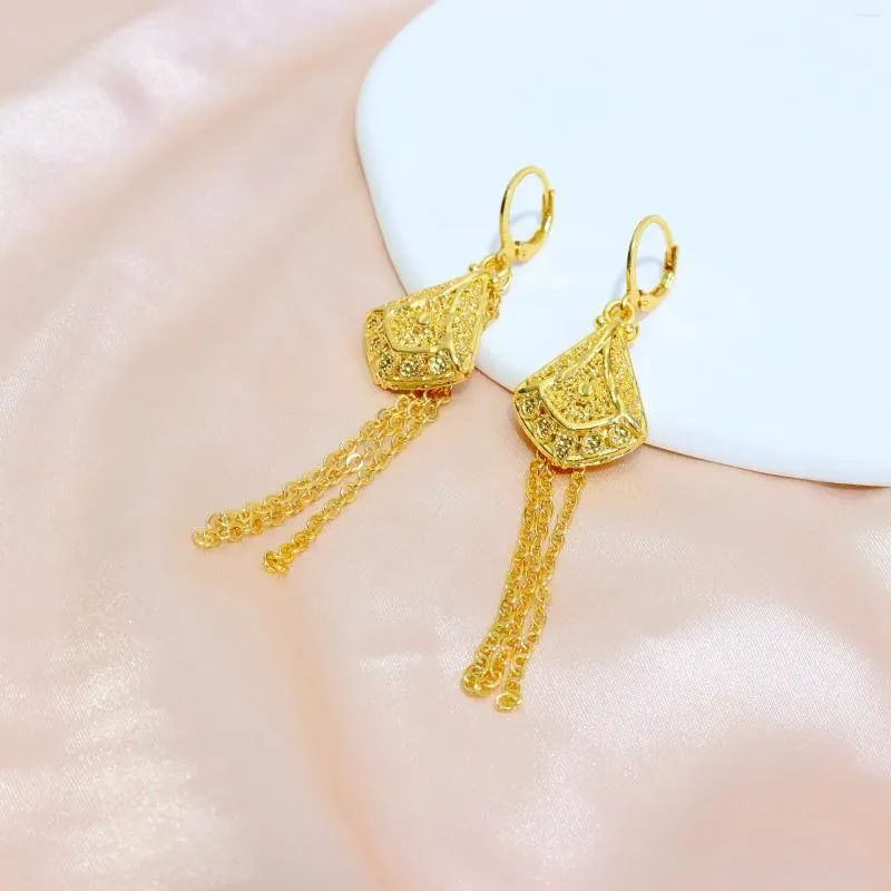 Boucles d'oreilles à dos plaqué or 24 carats avec pompon inspiré de Dubaï pour femme