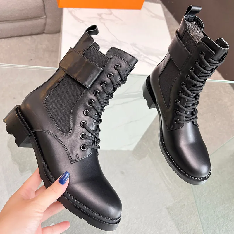 Winter neue formelle Schuhe mit flachem Boden, berühmte Damen-Designer, Metall-Buchstabe, Schnürung, Marke Martin Stiefel, echtes Leder, runde Zehen, dicke Sohle, rutschfest, Damenschuh