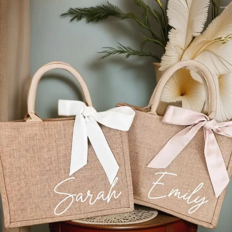 Plunjezakken gepersonaliseerde bruidsmeisje strand jute tas met naam en sjaal stropdas bachelorette cadeau aangepaste jute Tote bruids partij geschenken